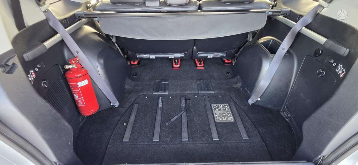 Peugeot 4007 2010 — photo 9