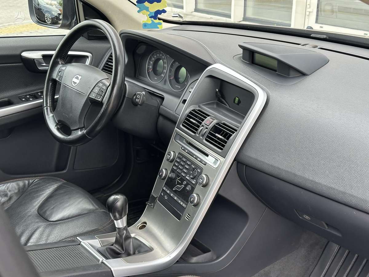Volvo XC60 2009 — photo 12