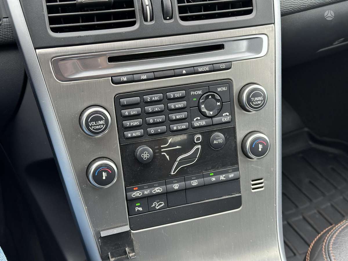 Volvo XC60 2009 — photo 14