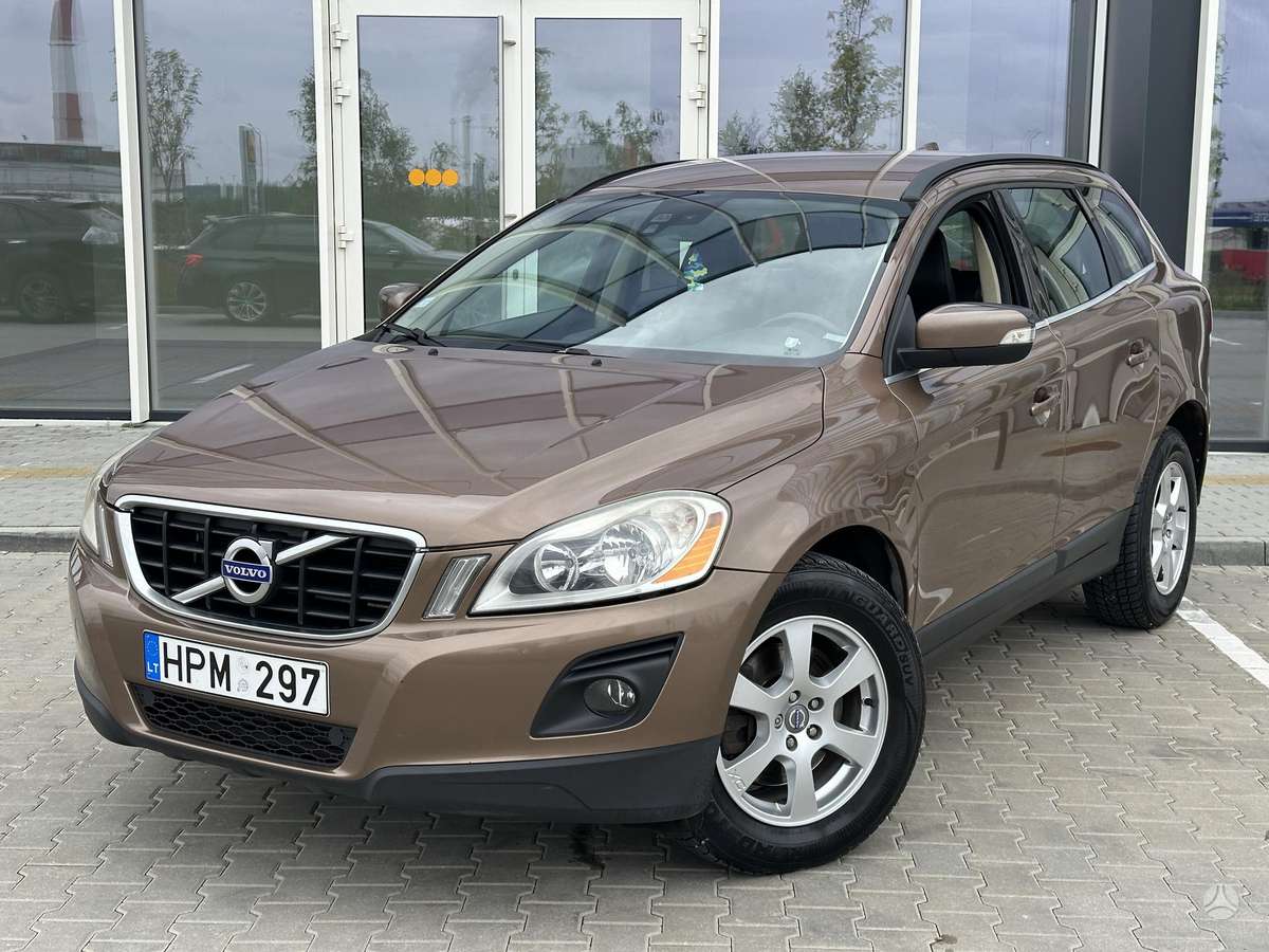 Volvo XC60 2009 — interior