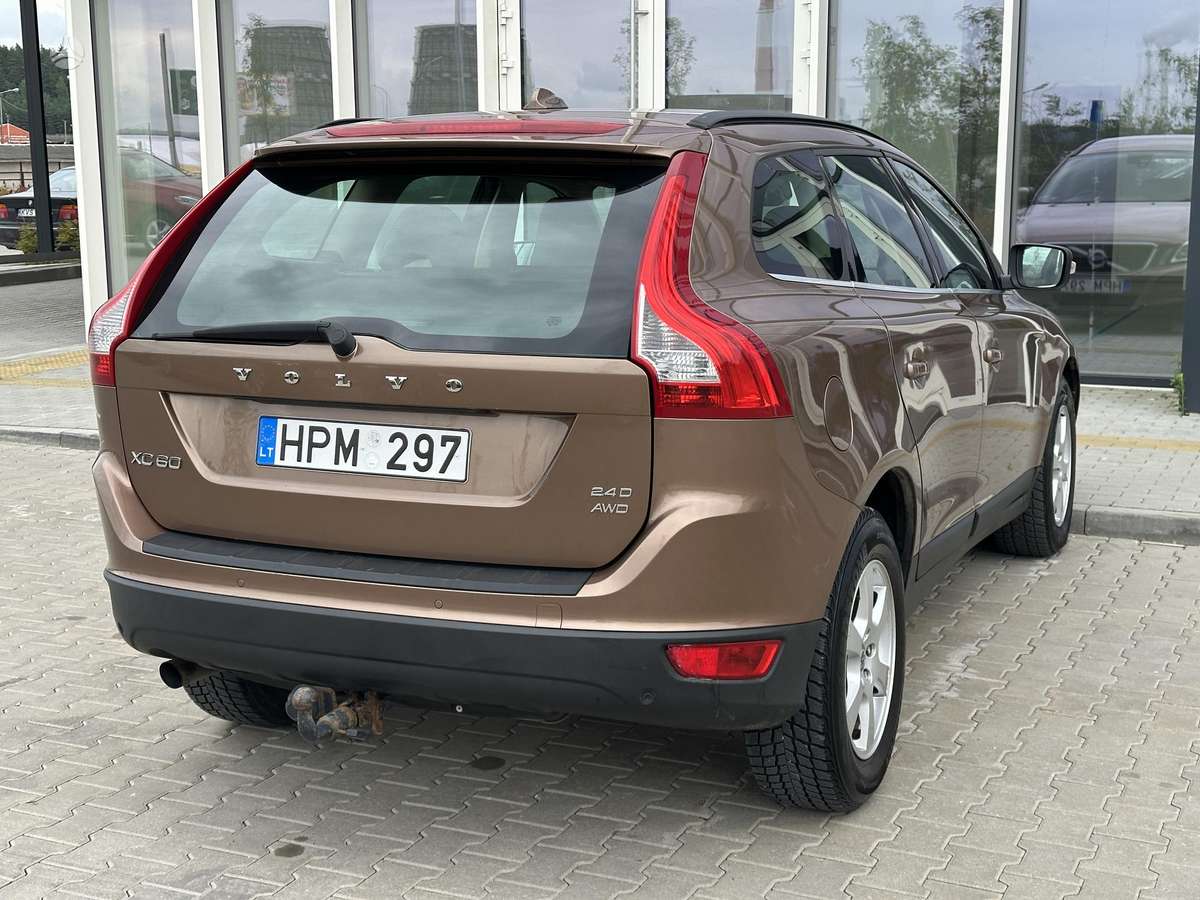 Volvo XC60 2009 — engine 2400 cm³, 163 HP (120kW)