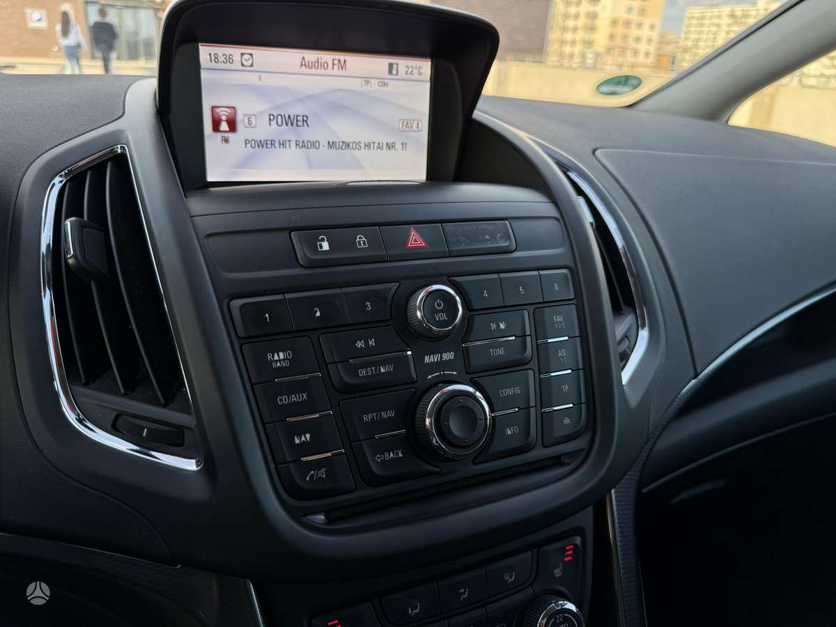 Opel Zafira 2012 — photo 19