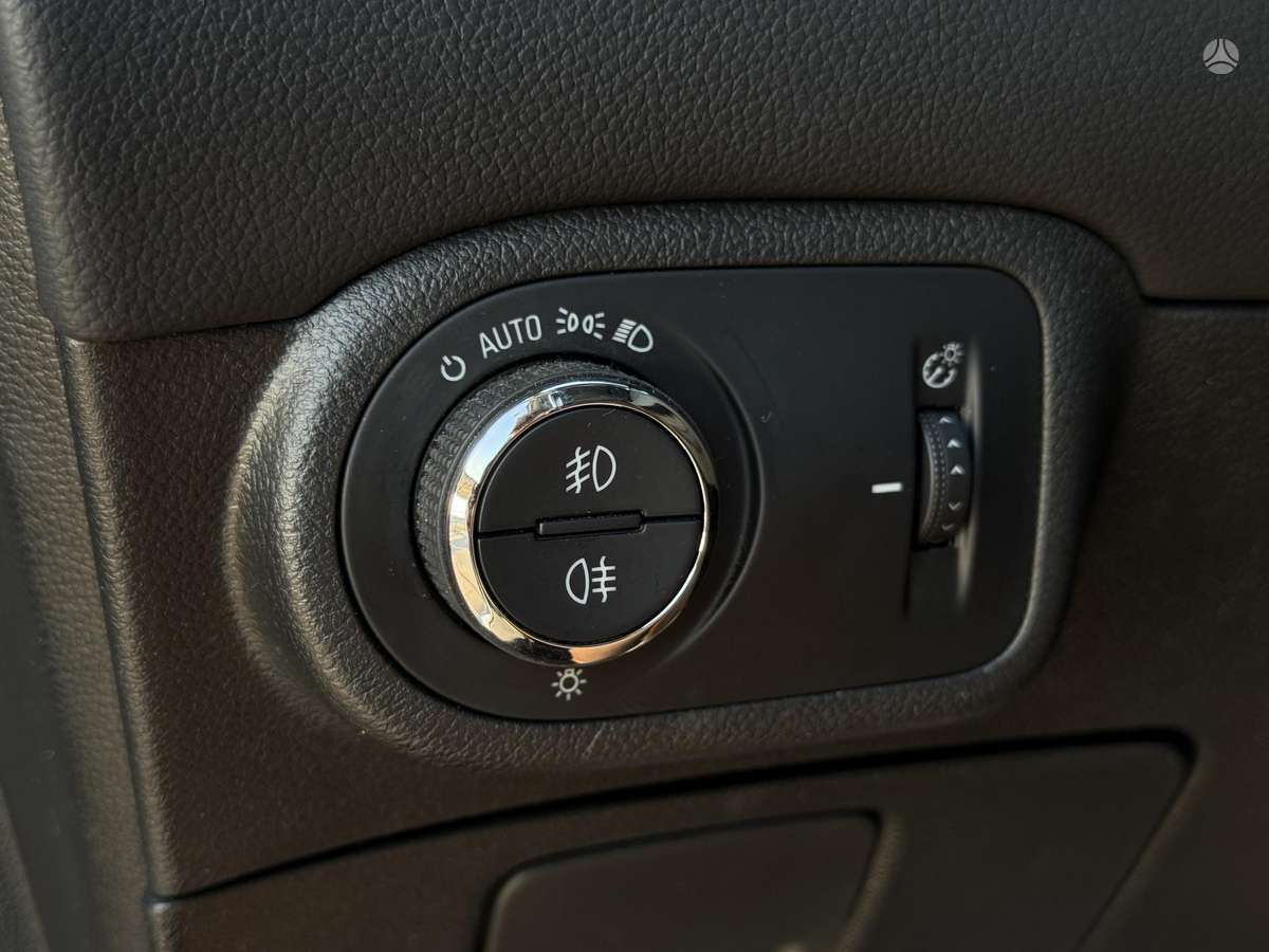 Opel Zafira 2012 — photo 21