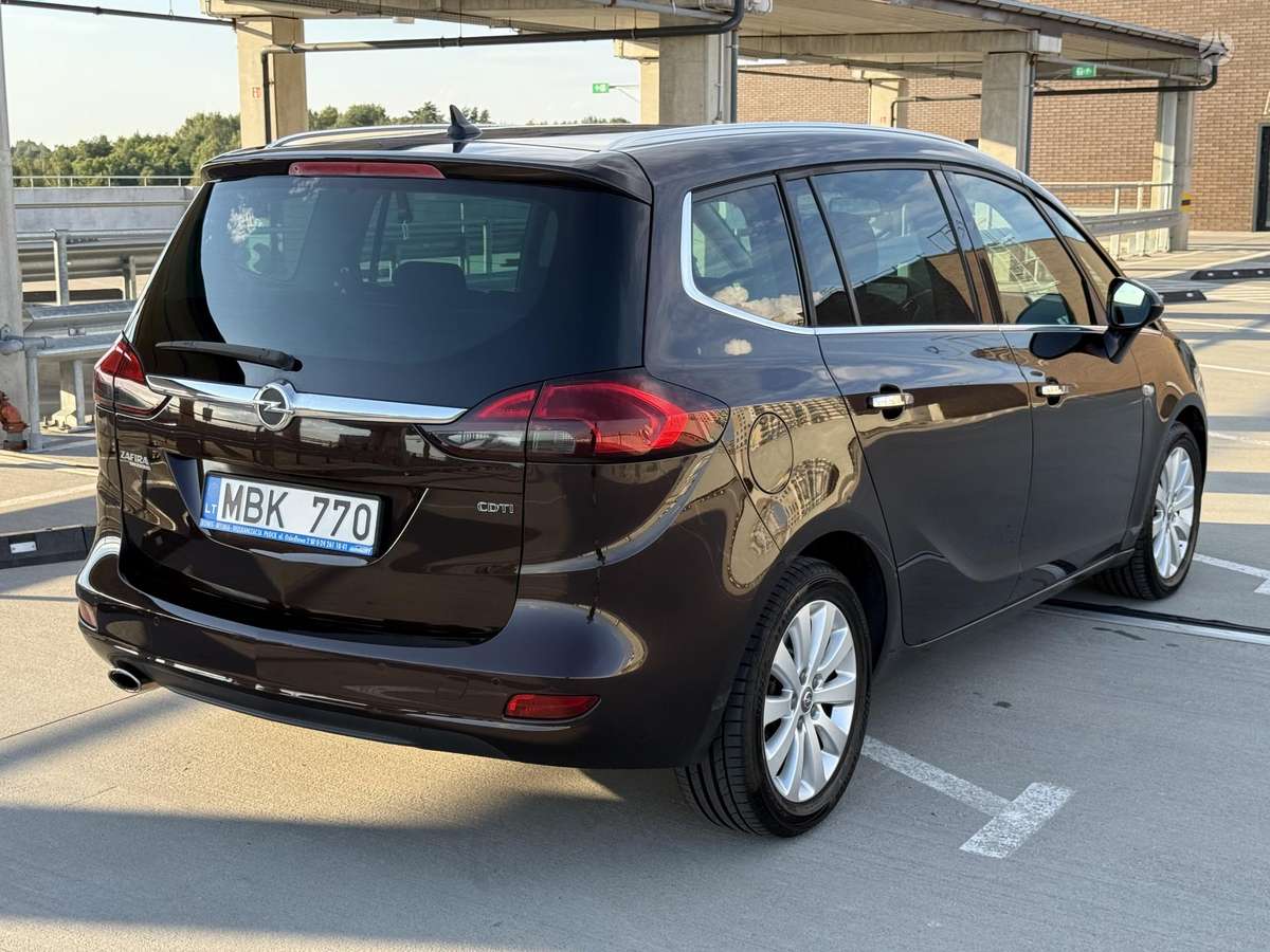Opel Zafira 2012 — photo 8