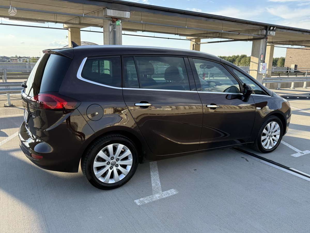 Opel Zafira 2012 — photo 9