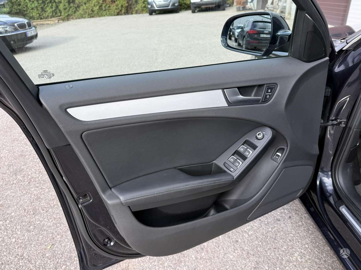 Audi A4 2014 — photo 24