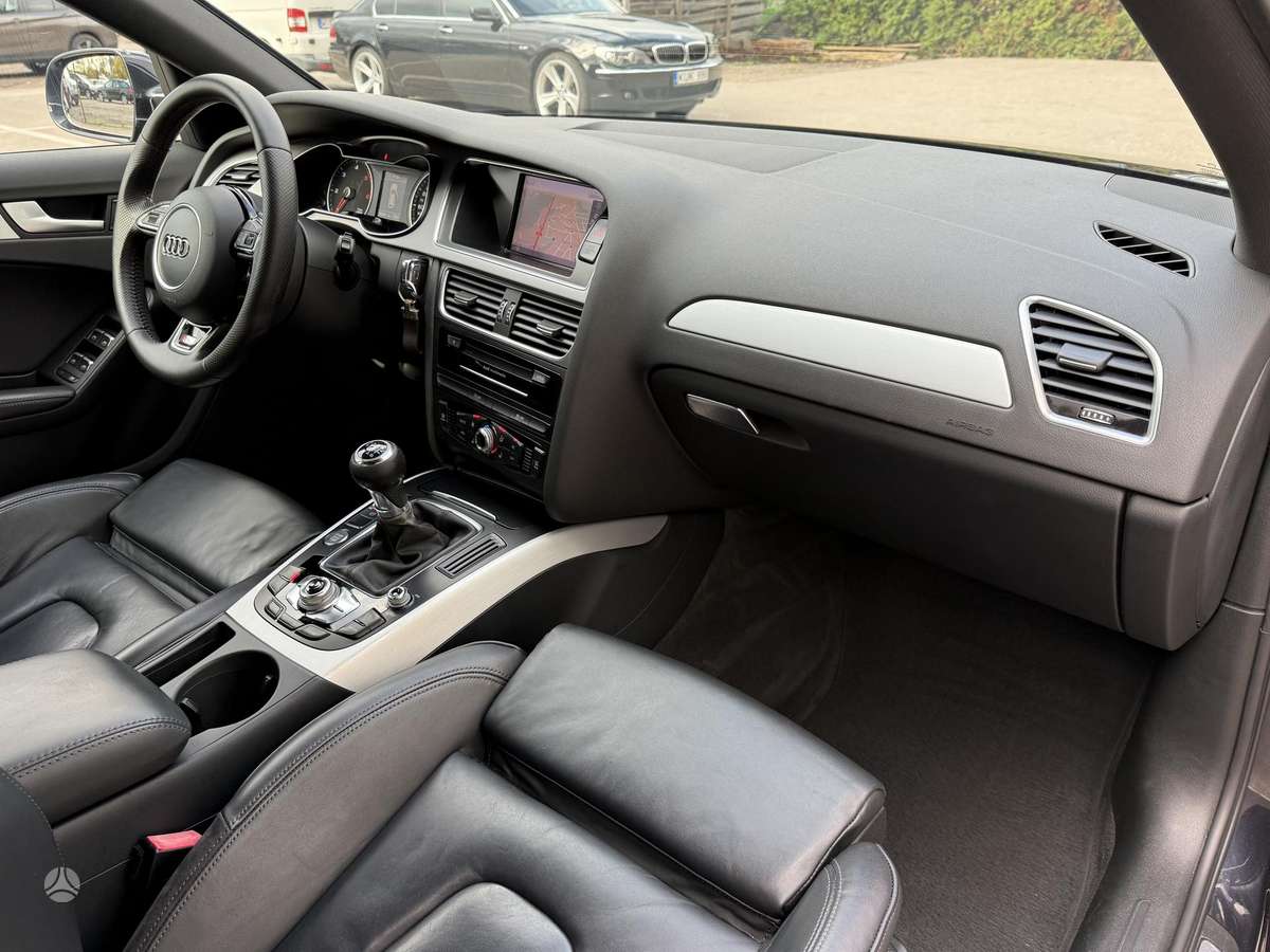 Audi A4 2014 — photo 26