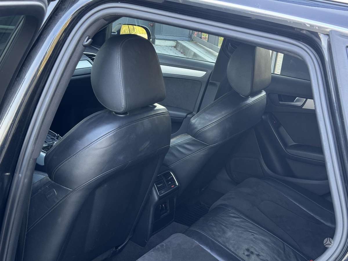 Audi A4 2010 — photo 10