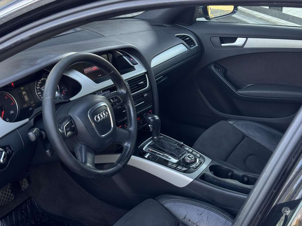 Audi A4 2010 — photo 5