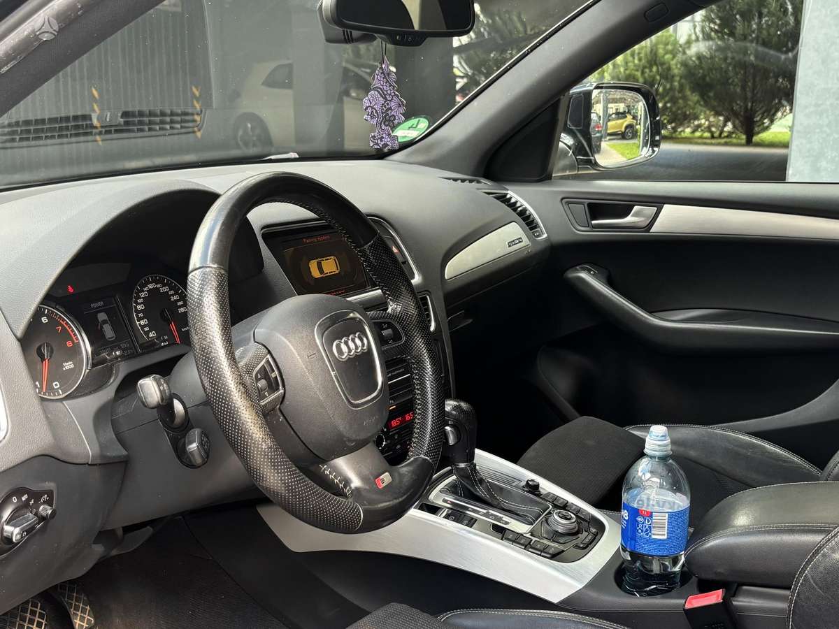 Audi Q5 2009 — photo 12