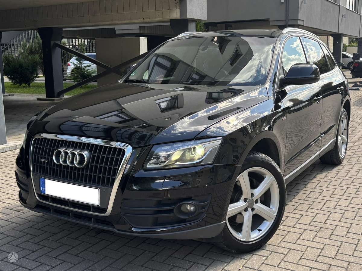 Audi Q5 2009 — rear view