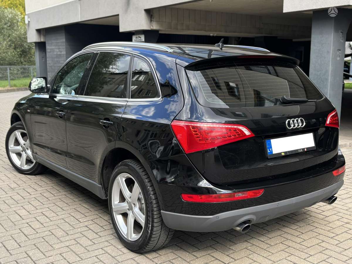 Audi Q5 2009 — interior