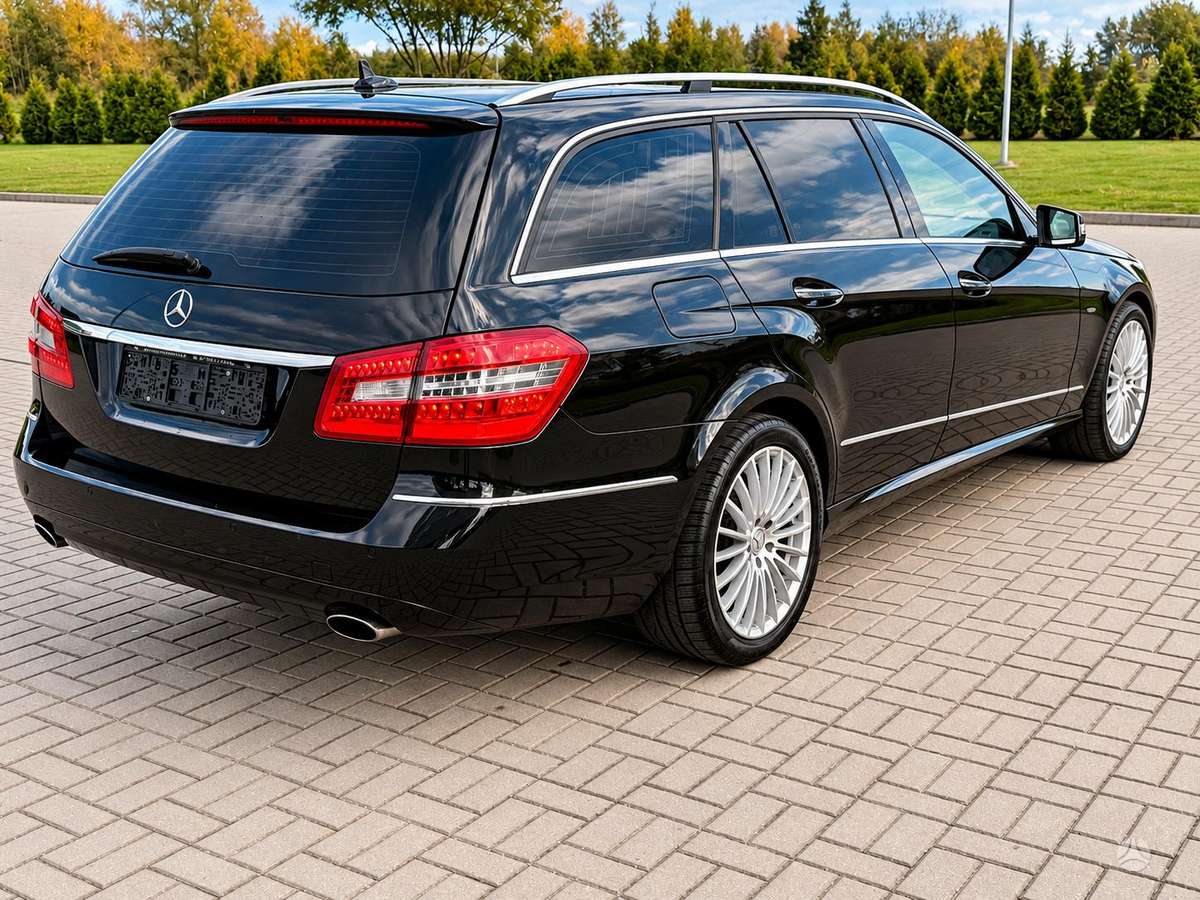 Mercedes-Benz E350 2011 — engine 2987 cm³, 231 HP (170kW)