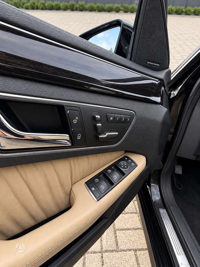 Mercedes-Benz E350 2011 — photo 7