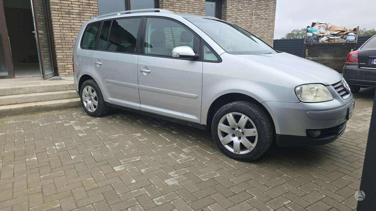 Volkswagen Touran 2004 — engine 1896 cm³, 101 HP (74kW)