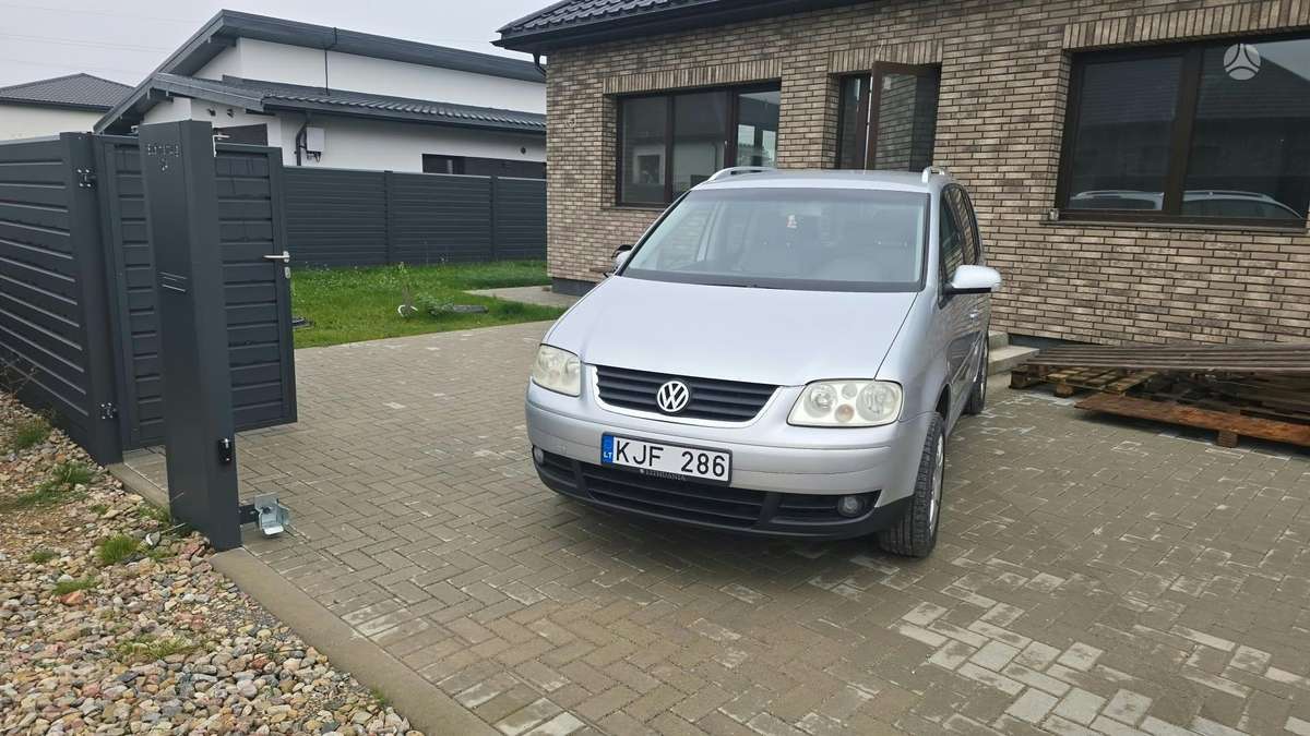 Volkswagen Touran 2004 — photo 6