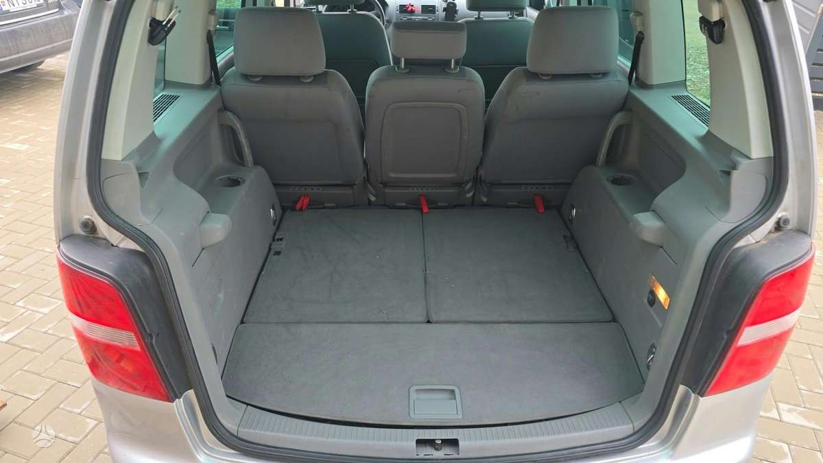 Volkswagen Touran 2004 — photo 8
