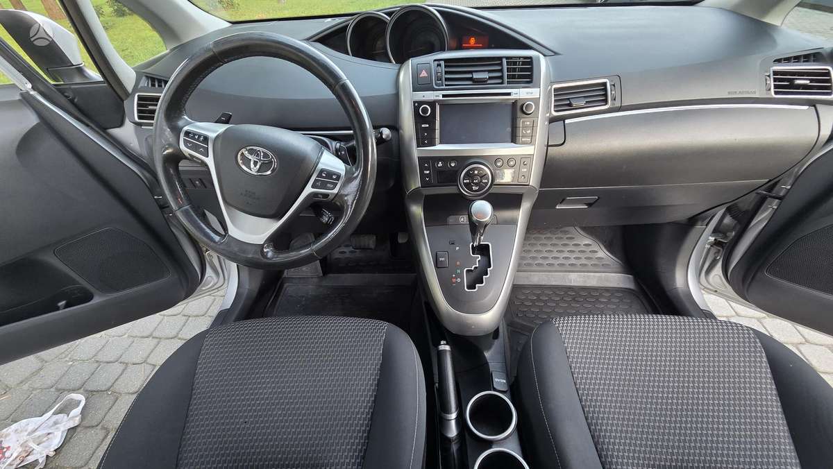 Toyota Verso 2014 — photo 13