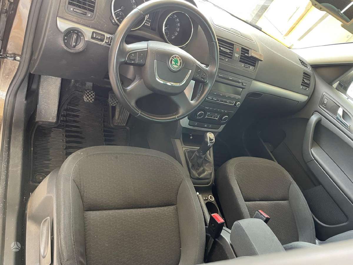Skoda Yeti 2012 — photo 8