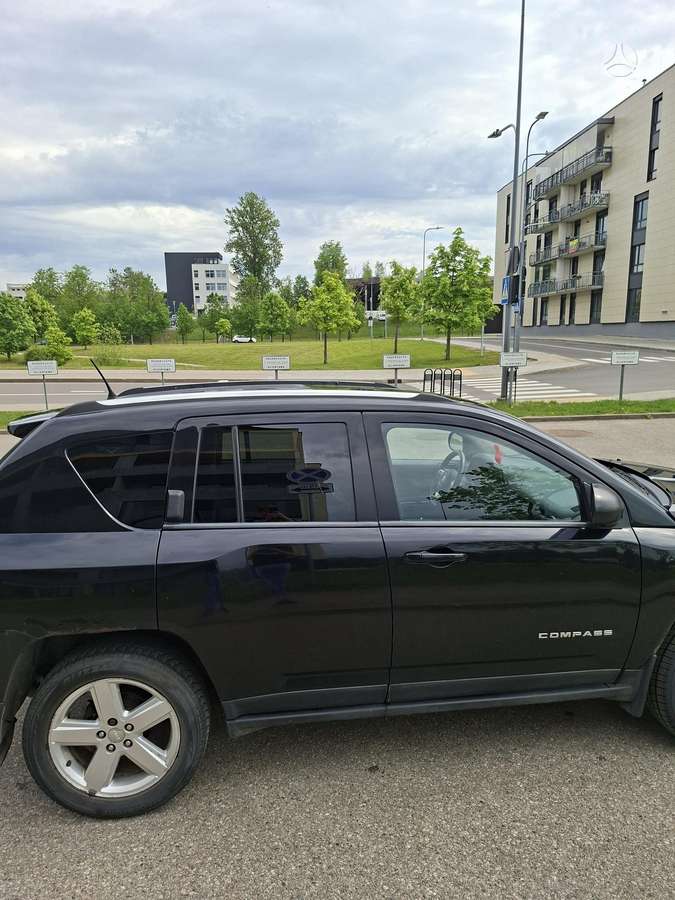 Jeep Compass 2012 — engine 2359 cm³, 170 HP (125kW)