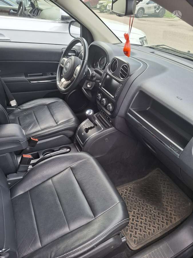 Jeep Compass 2012 — photo 6