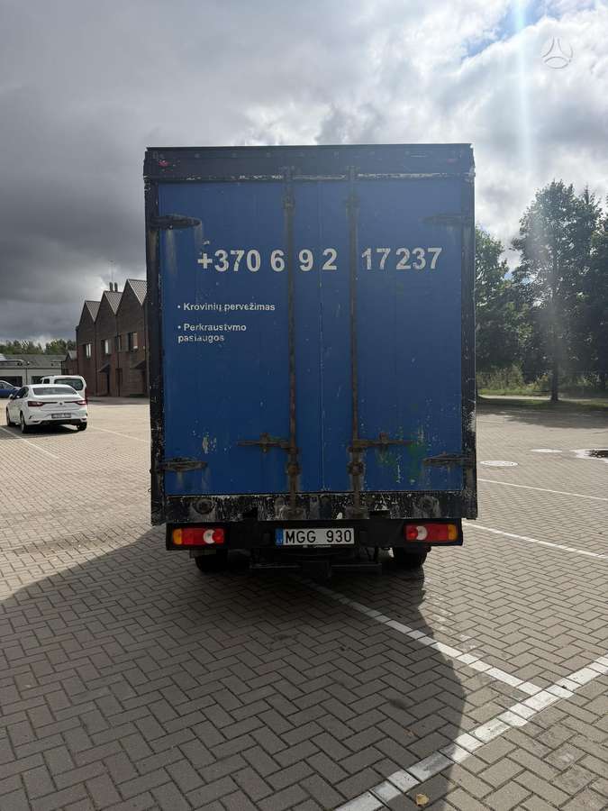 Volkswagen Crafter 2008 — engine 2461 cm³, 109 HP (80kW)