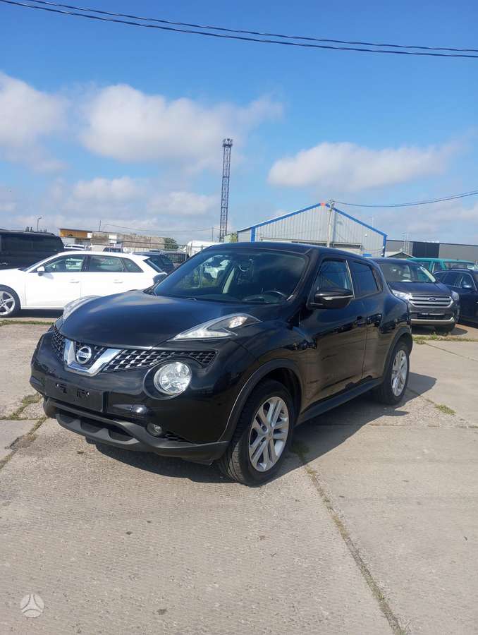 Nissan Juke 2015 — rear view