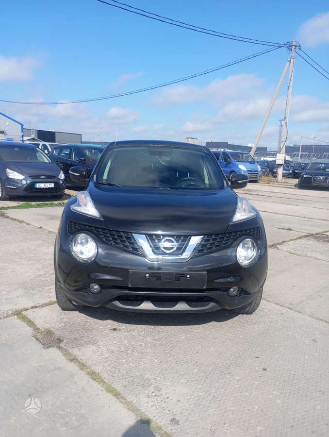 Nissan Juke 2015 — interior