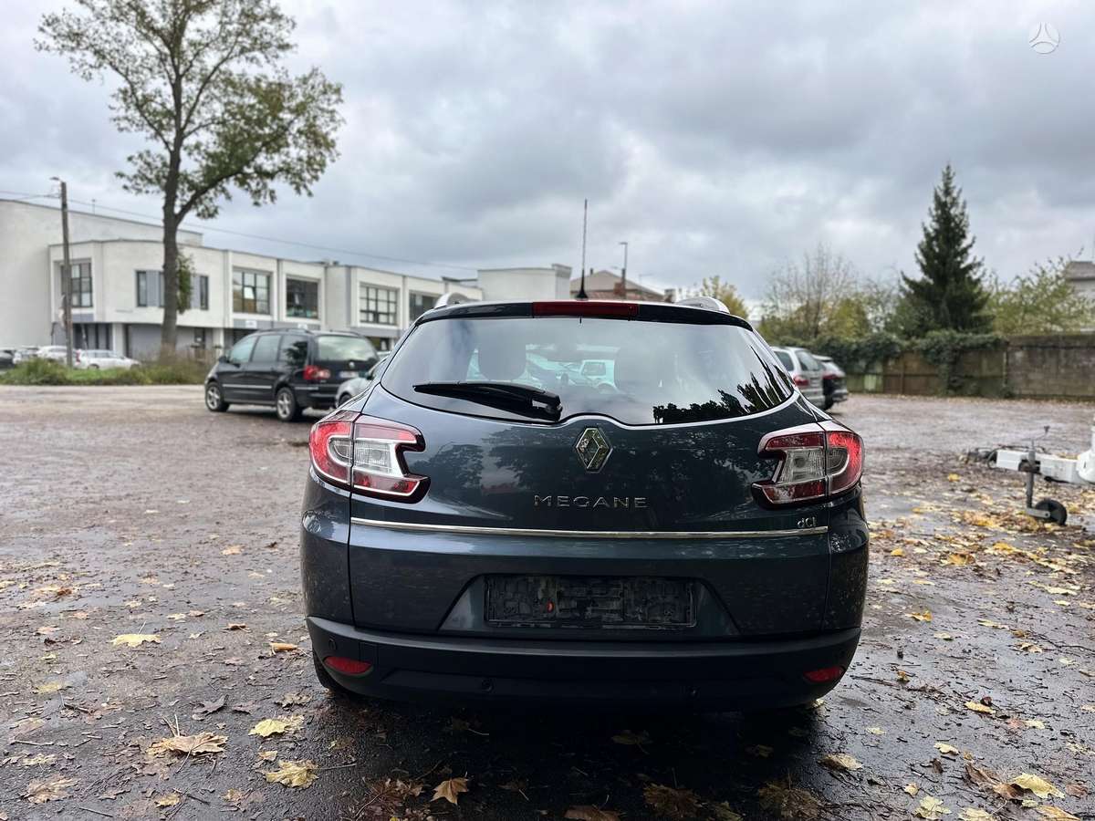 Renault Megane 2015 — photo 16