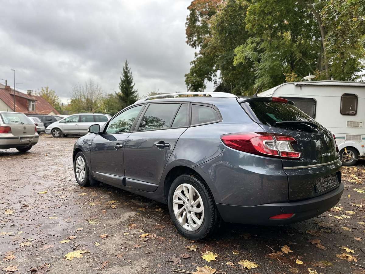 Renault Megane 2015 — photo 19