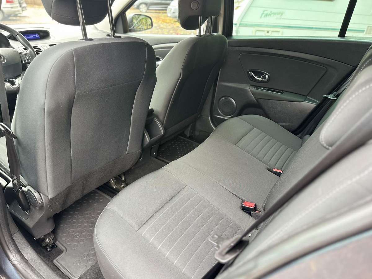 Renault Megane 2015 — photo 35