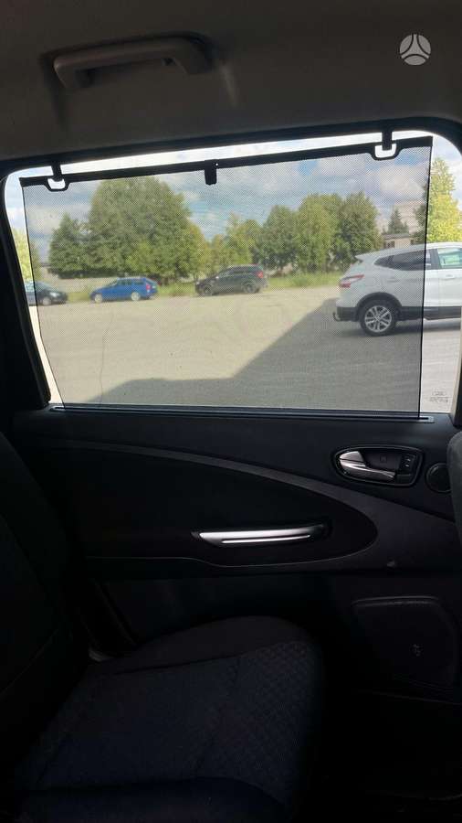 Ford Galaxy 2008 — photo 17