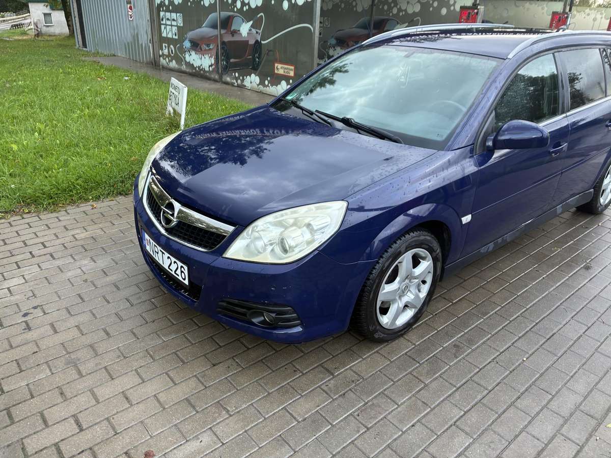 Opel Vectra 2007 — rear view