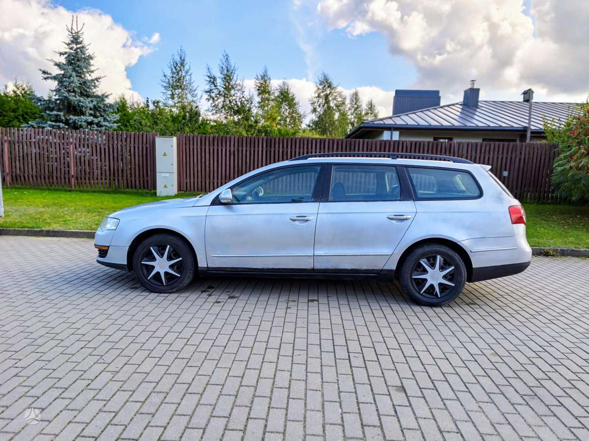 Volkswagen Passat 2006 — вигляд ззаду