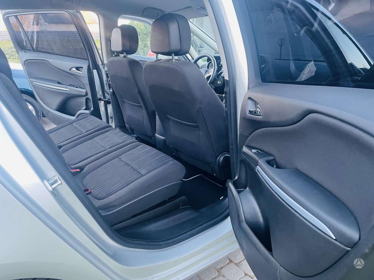Opel Zafira 2015 — photo 6