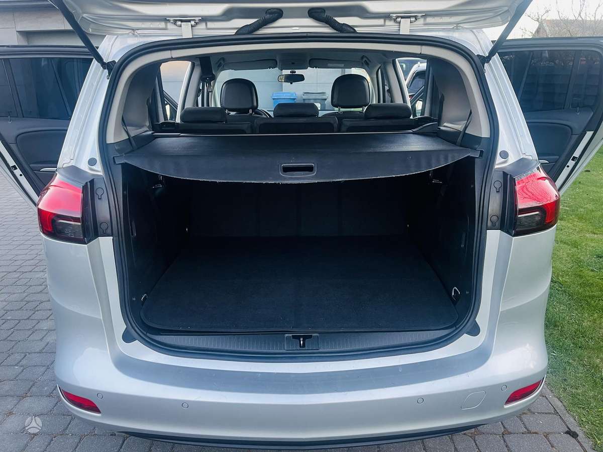 Opel Zafira 2015 — photo 7