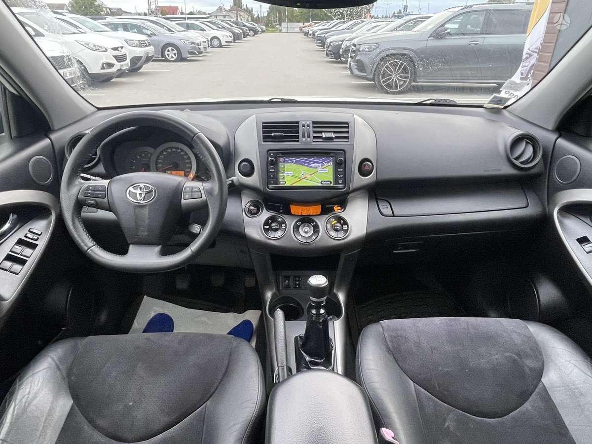 Toyota RAV4 2012 — photo 20