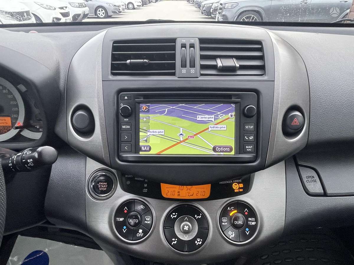 Toyota RAV4 2012 — photo 21
