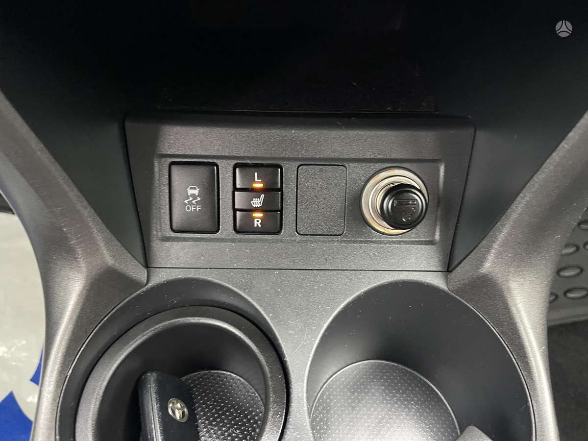Toyota RAV4 2012 — photo 23