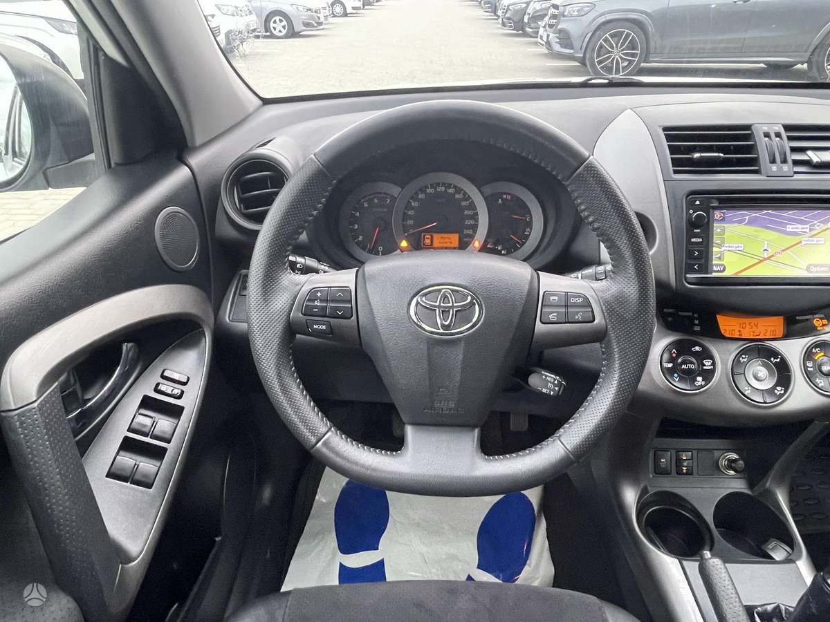 Toyota RAV4 2012 — photo 25