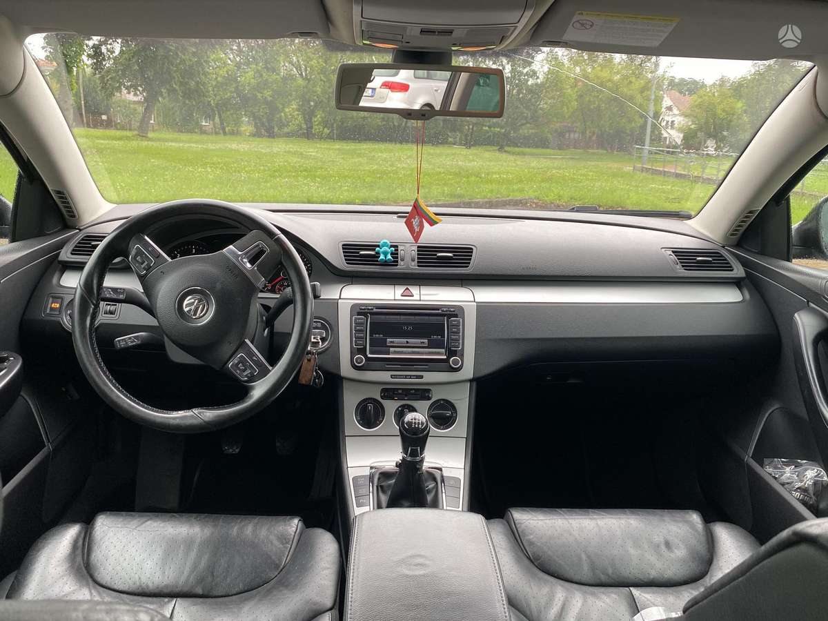 Volkswagen Passat 2009 — photo 16