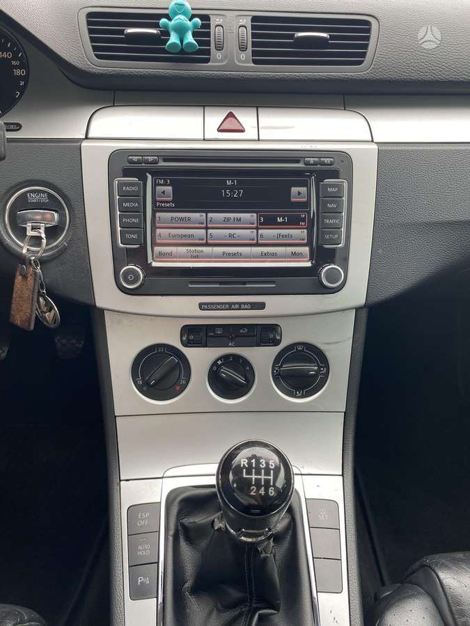Volkswagen Passat 2009 — photo 19