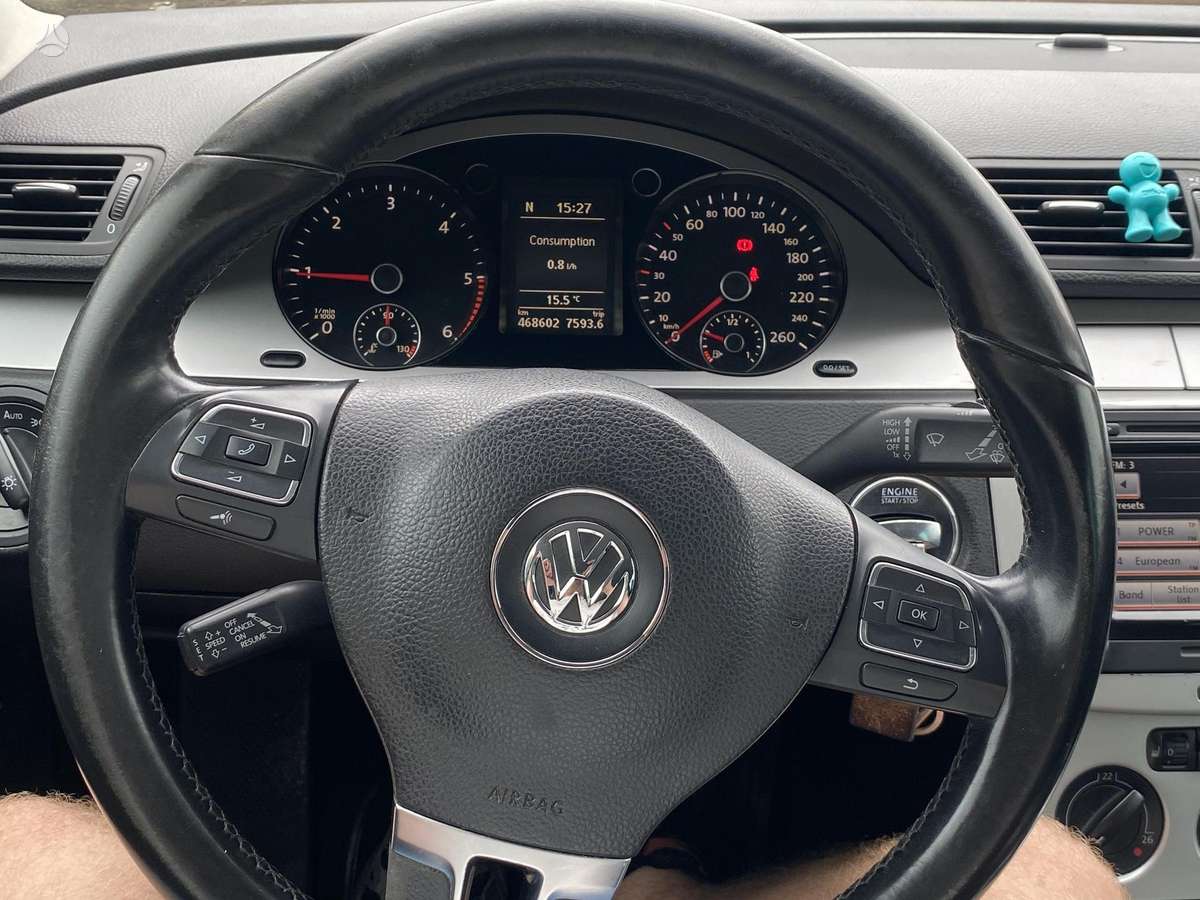 Volkswagen Passat 2009 — photo 22