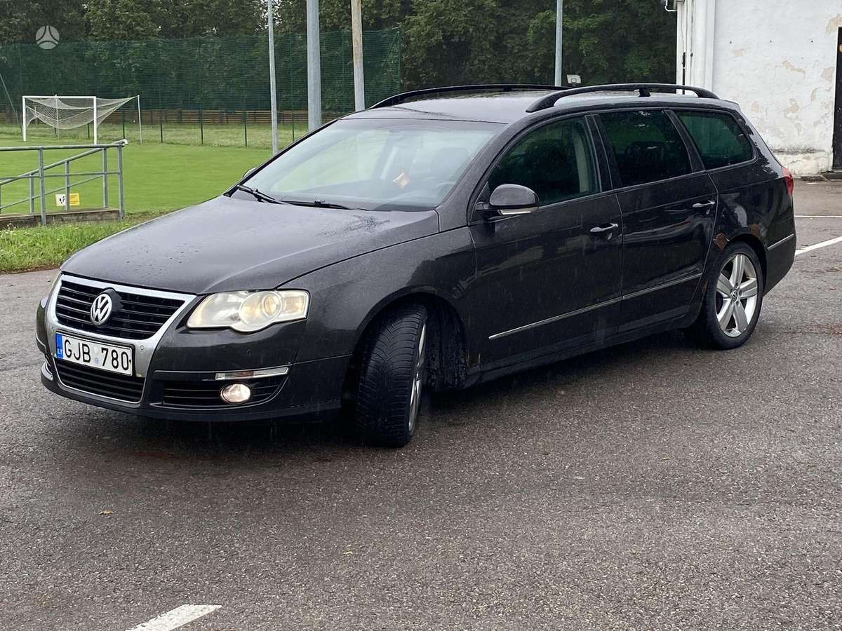 Volkswagen Passat 2009 — interior