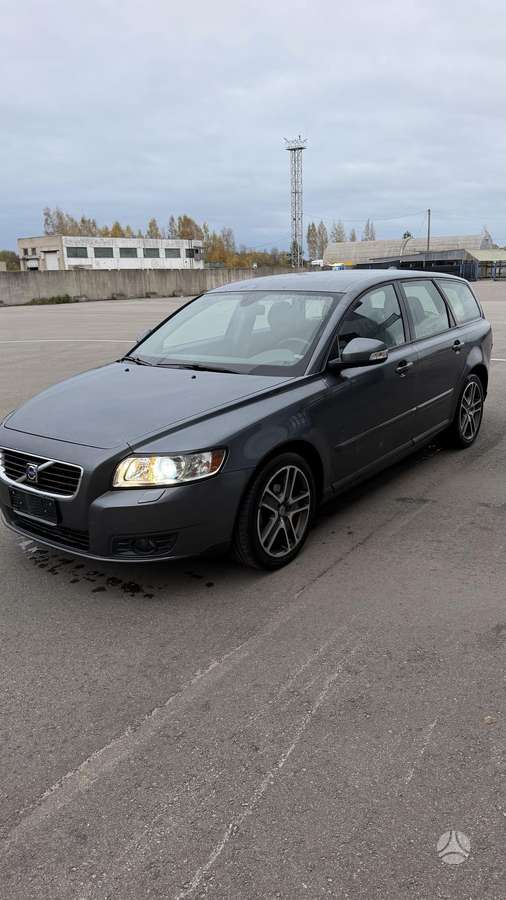Volvo V50 2010 — вигляд ззаду