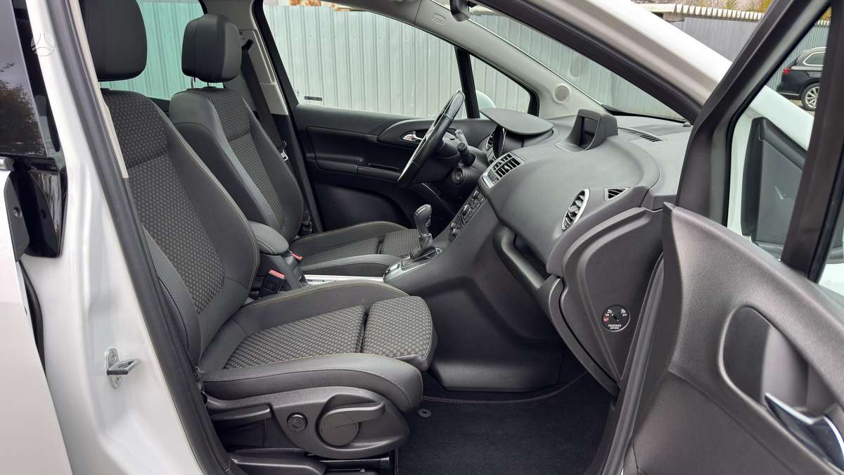Opel Meriva 2015 — photo 13