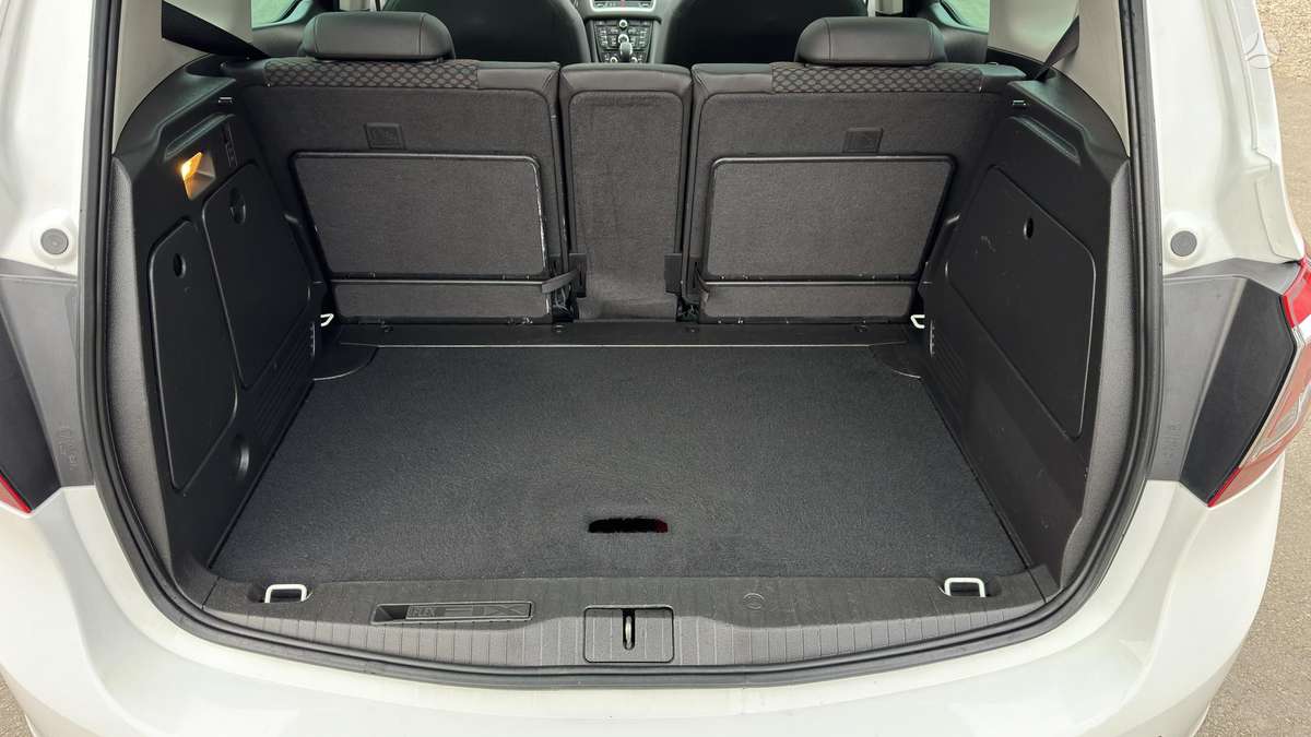 Opel Meriva 2015 — photo 16