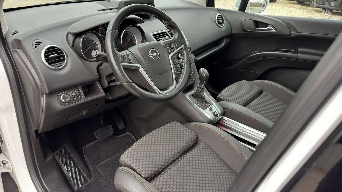 Opel Meriva 2015 — photo 9