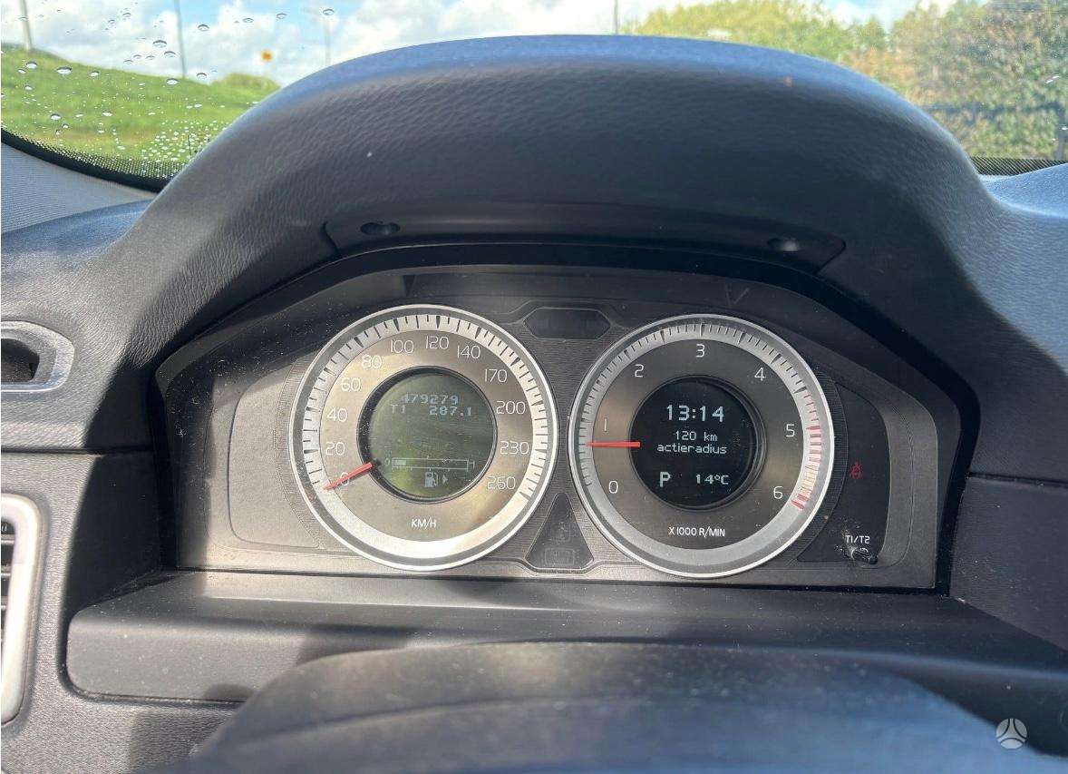 Volvo V70 2011 — photo 13