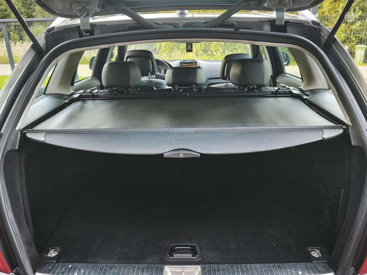 Mercedes-Benz C220 2009 — photo 13